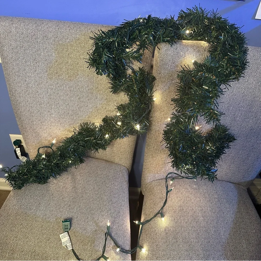 Christmas Garland Light Up White Lights Beautiful Green Holiday